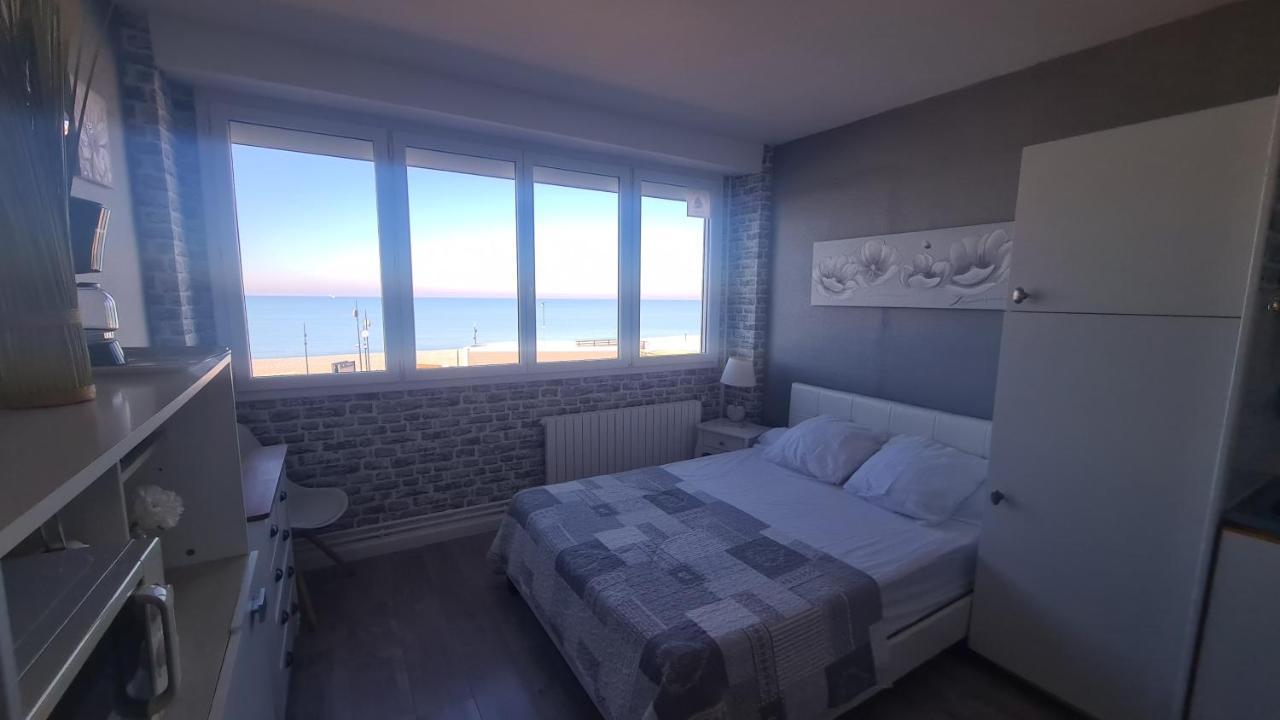 Residence Du Bord De Mer 9 Appartements Avec Une Vraie Vue Mer Le Treport Exterior photo