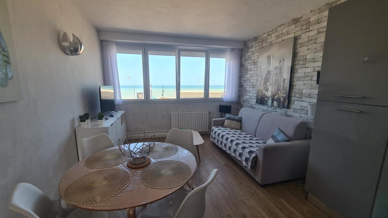Residence Du Bord De Mer 9 Appartements Avec Une Vraie Vue Mer Le Treport Exterior photo